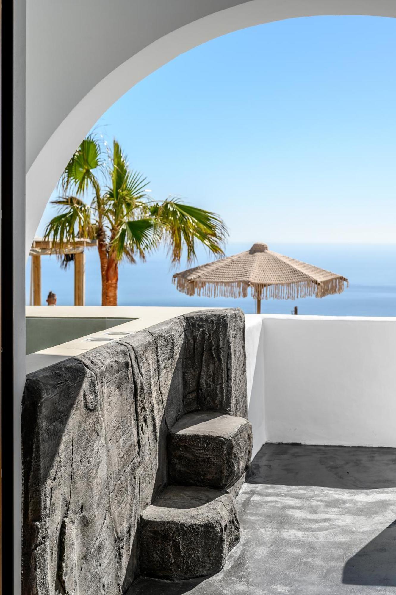 Leon Luxury Suites Imerovigli  Esterno foto