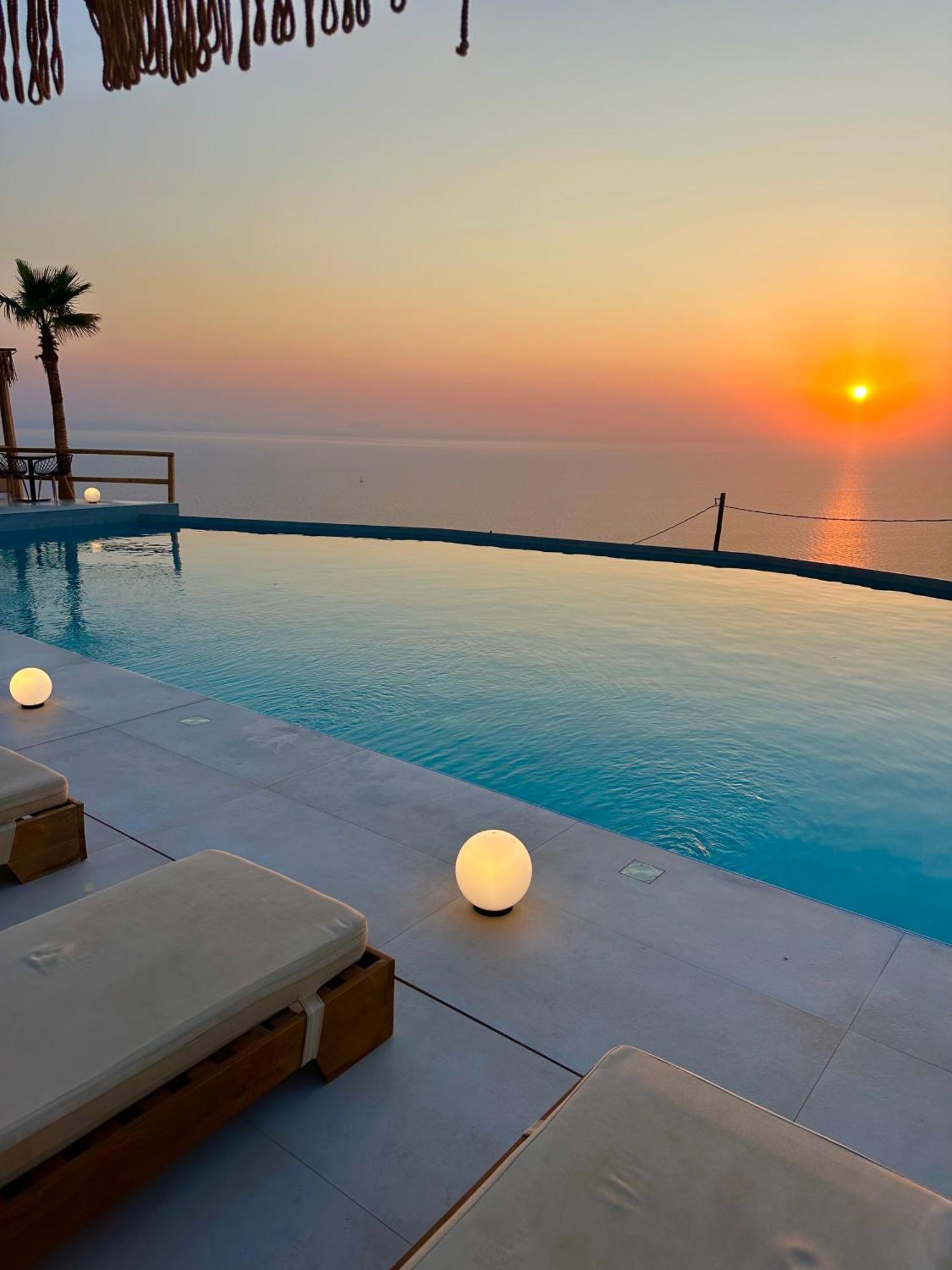 Leon Luxury Suites Imerovigli  Esterno foto
