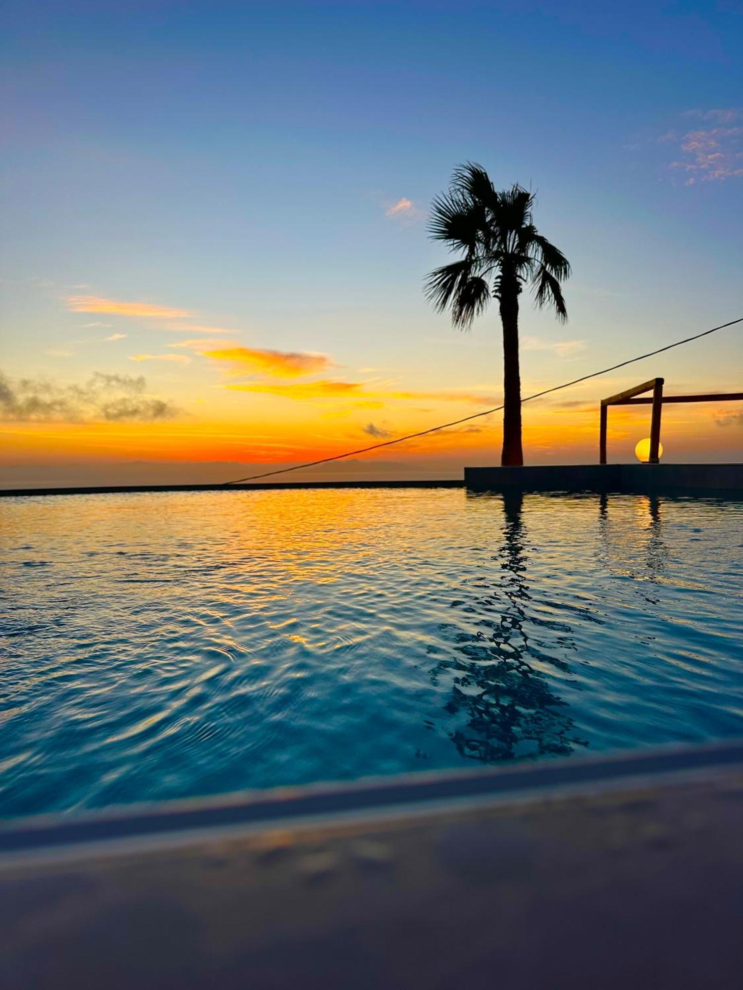 Leon Luxury Suites Imerovigli  Esterno foto